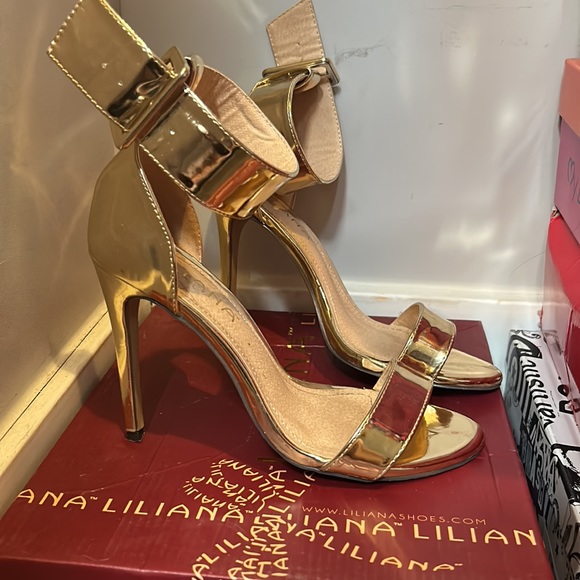 High heels - Picture 2 of 2